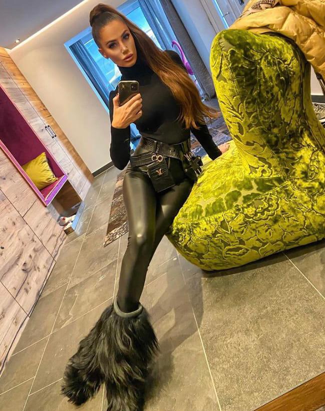 Güneşli Zenci Escort